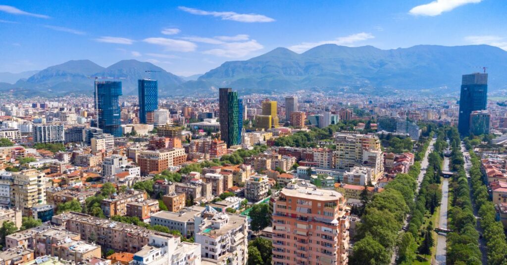 tirana économie