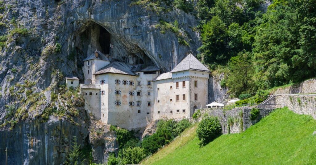 château médiéval de predjama